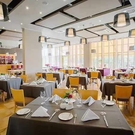 Ezeri Hotel